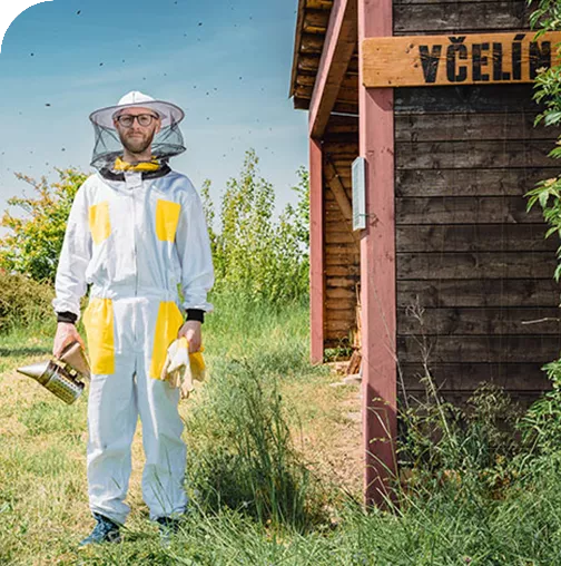 Druhově pestré letiště - včelař